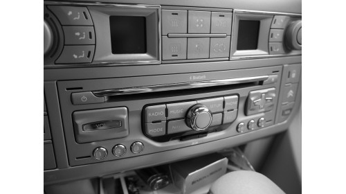 Comment démonter autoradio c5 phase 2 ?